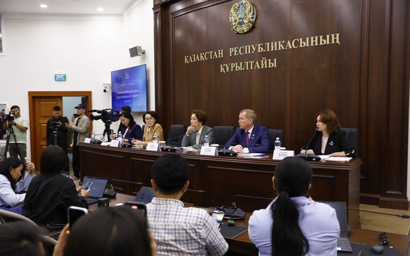 Депутаттар Құрылтай мінберінде құттықтаулар жолдай алмайды