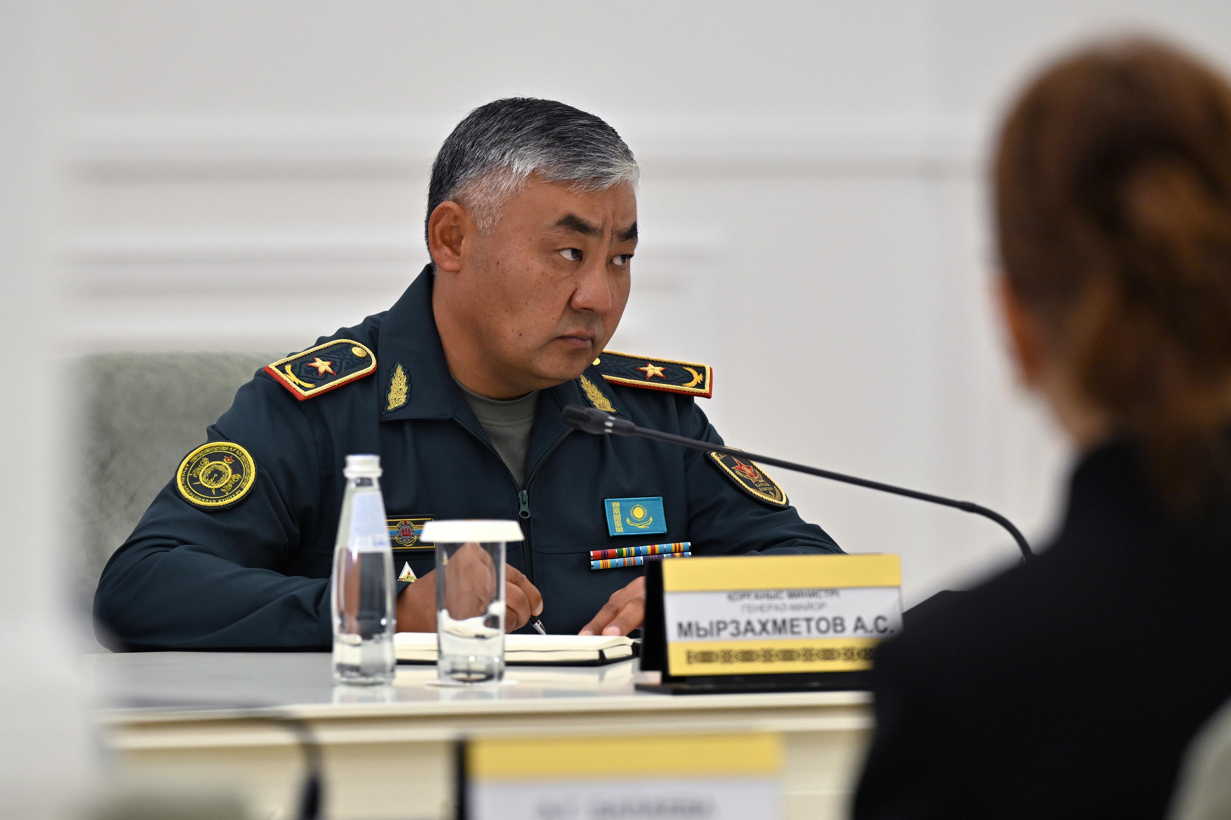 Премьер-министр Айдос Мырзахметовтің жаңа қызметіне табыс тіледі