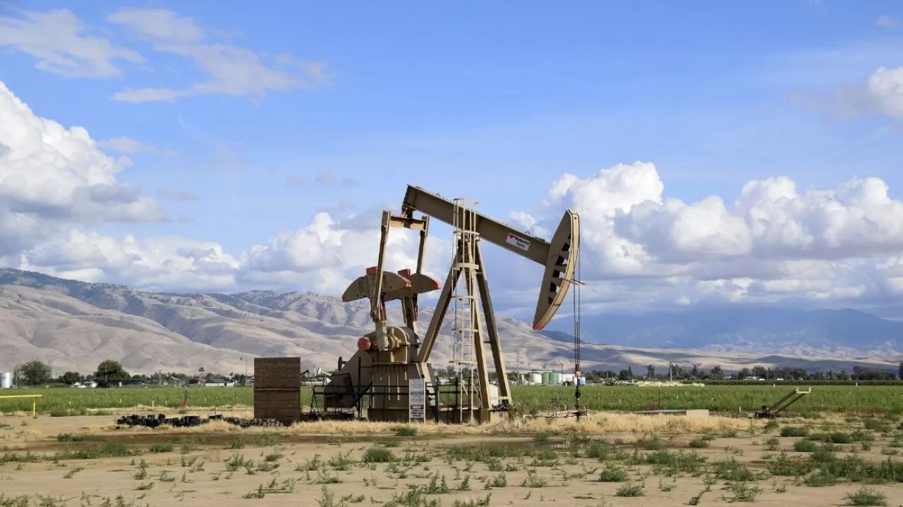 Нефть штурмует отметку 100 долларов 