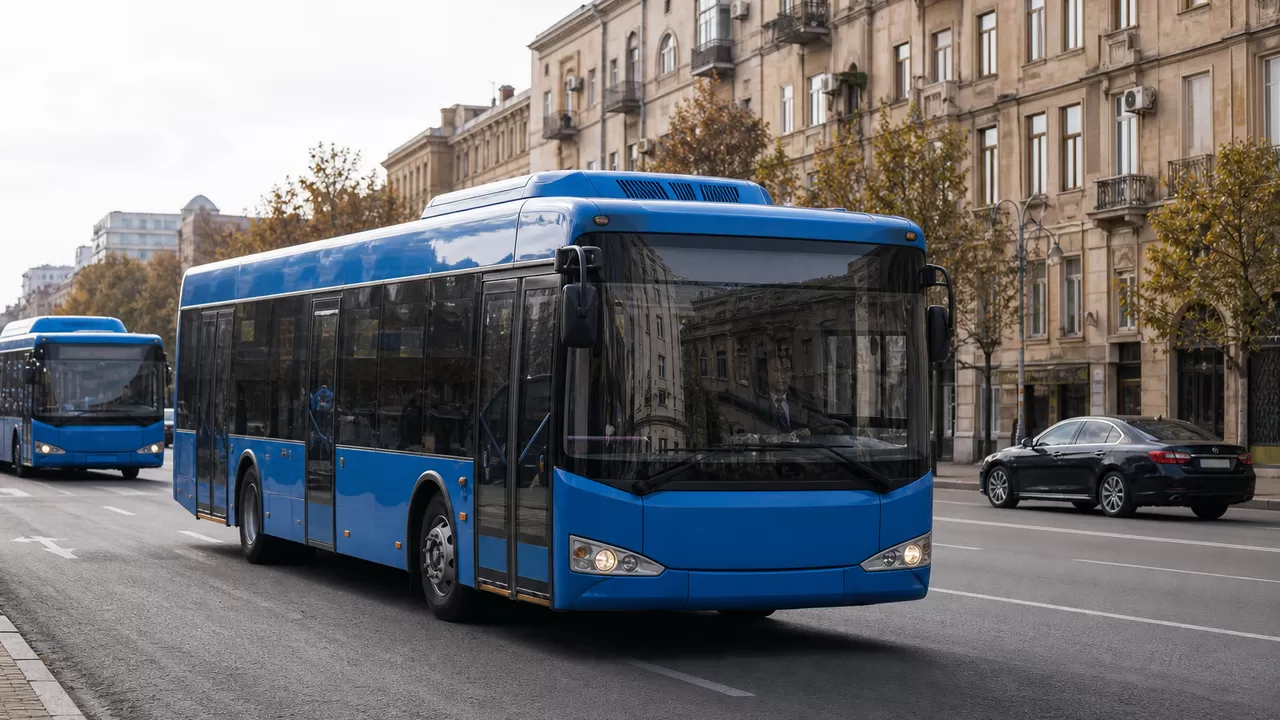 В районе вокзала "Нурлы жол" изменили маршруты 15 автобусов