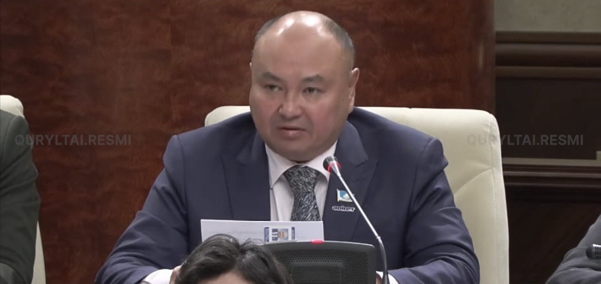 Мектептерде амандасу әдебін күнделікті тәрбие жұмысына енгізу керек &ndash; депутат