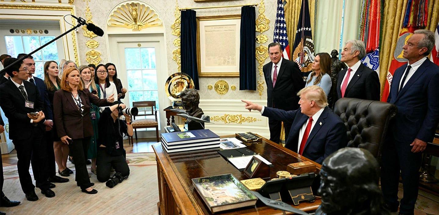 АҚШ-тың ірі телеарналары Трампқа бойкот жариялады