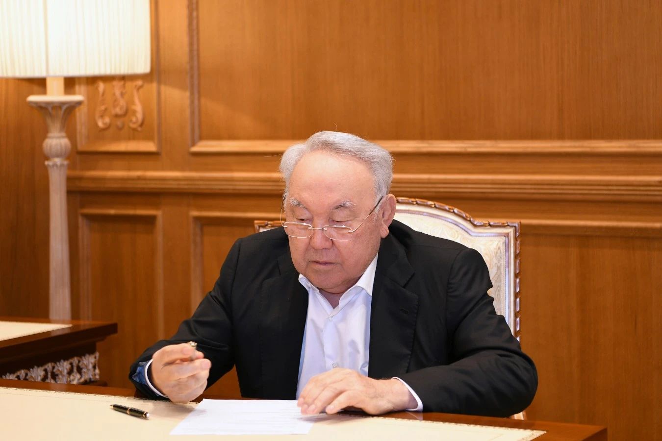 Назарбаев Маңғыстауда әскери қызметшілердің қаза болуына байланысты көңіл айтты