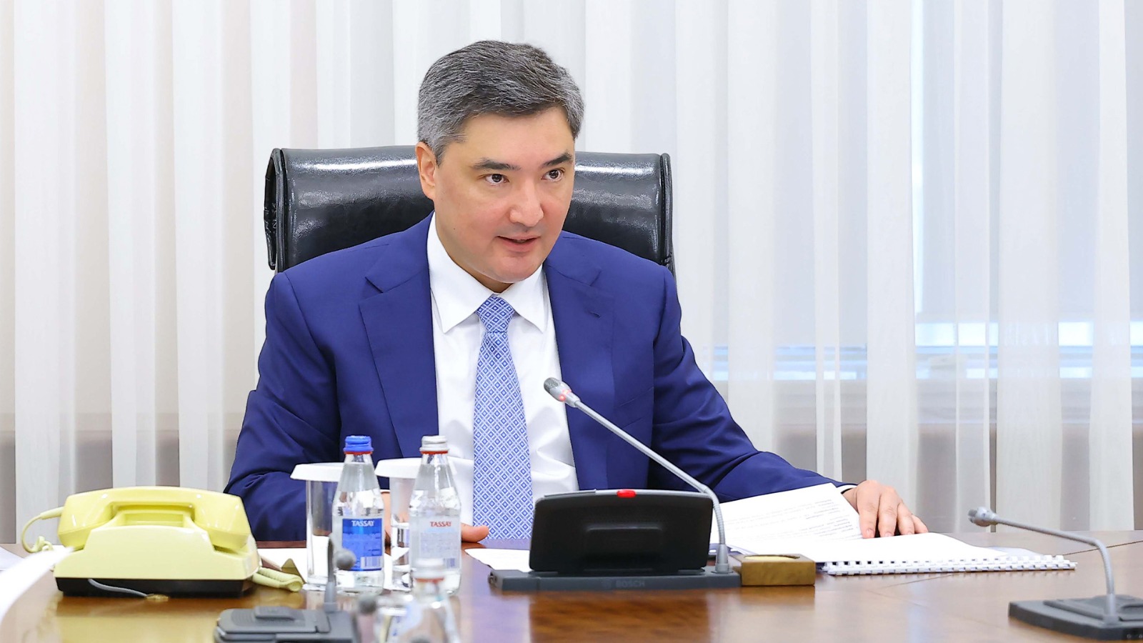 &laquo;Тәртіп орнатыңыздар&raquo;: Президенттің жол сапасына қатысты сынынан кейін Бектенов министрге тапсырма берді