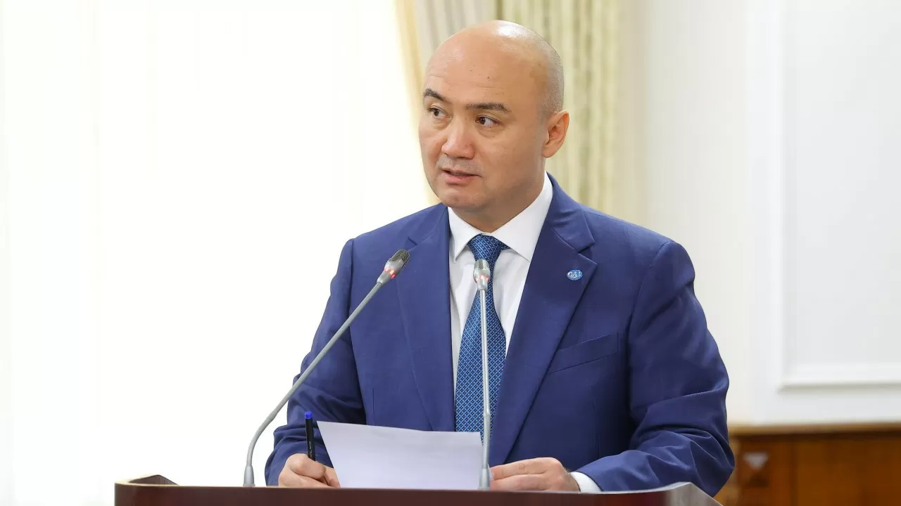 Премьер Казахстана пригрозил главе "ҚазАвтоЖола" увольнением 
