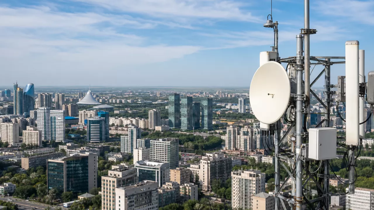 Почти 914 млрд тенге казахстанцы потратили на связь 
