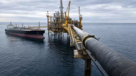 Нефть рухнула ниже 100 долларов