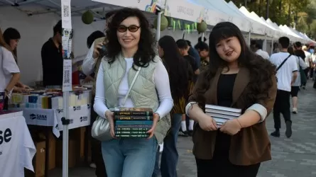 &laquo;КітапFest&raquo;: в Алматы стартовала книжная ярмарка, объединившая литературу и читателей