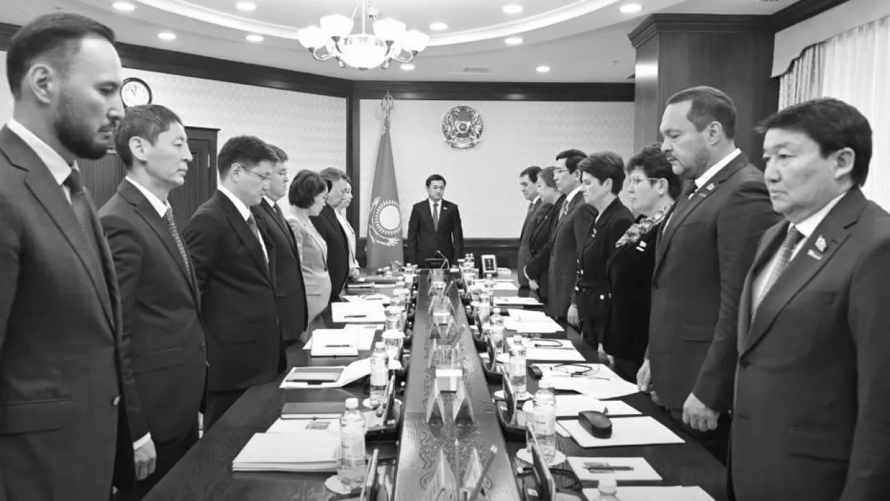 Члены "Әділет" и депутаты Курултая перечислят более 1,6 млрд тенге семьям погибших солдат