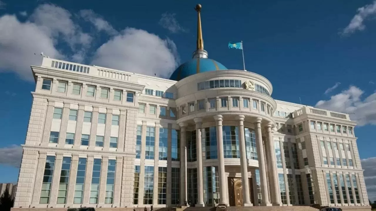Президент переназначил еще двух министров Казахстана