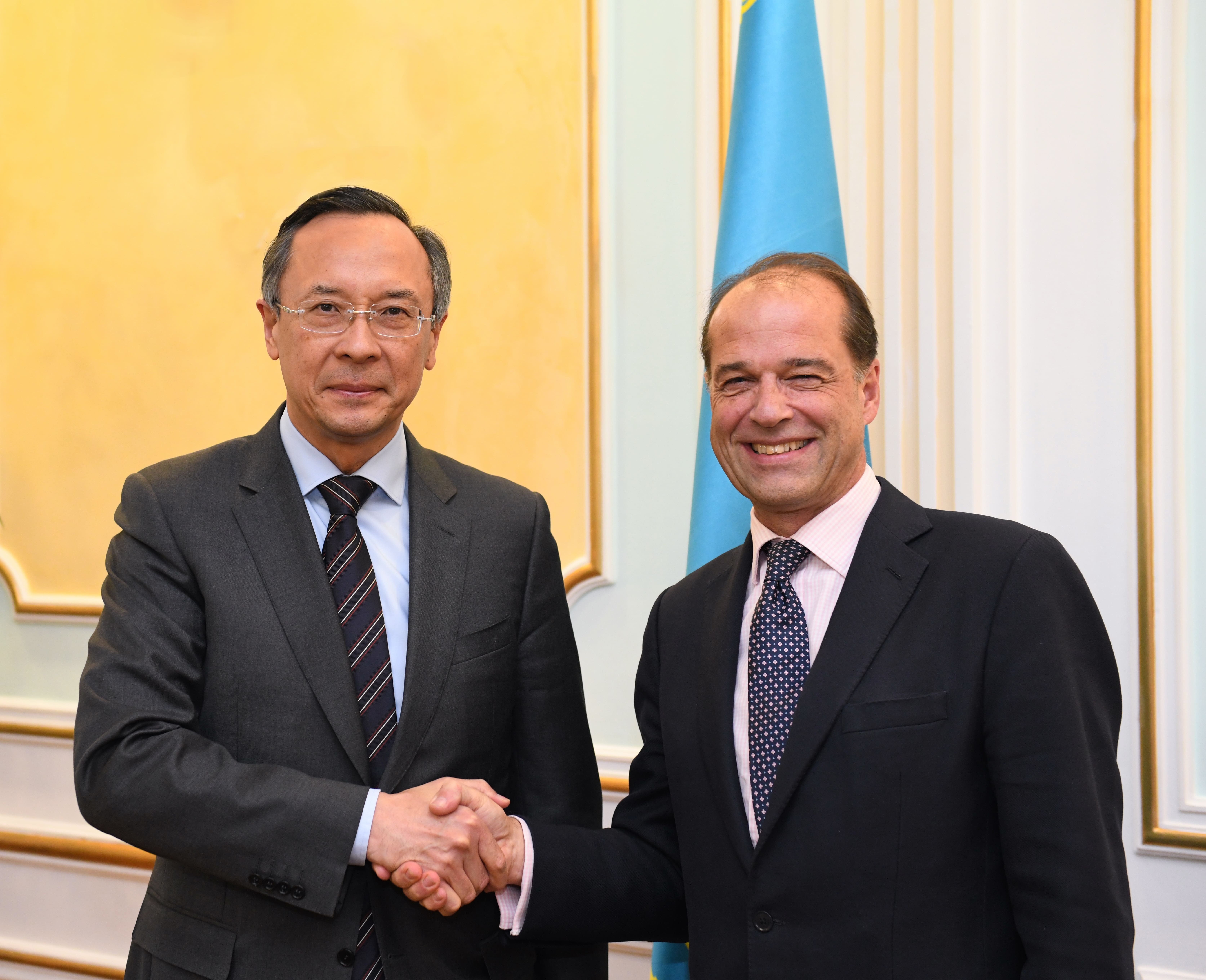 Казахстан и Великобритания намерены укреплять торгово-экономическое сотрудничество в высокотехнологических сферах 
