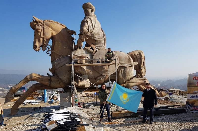 В Турции установят созданный Муратом Мансуровым памятник тюркскому эпосу