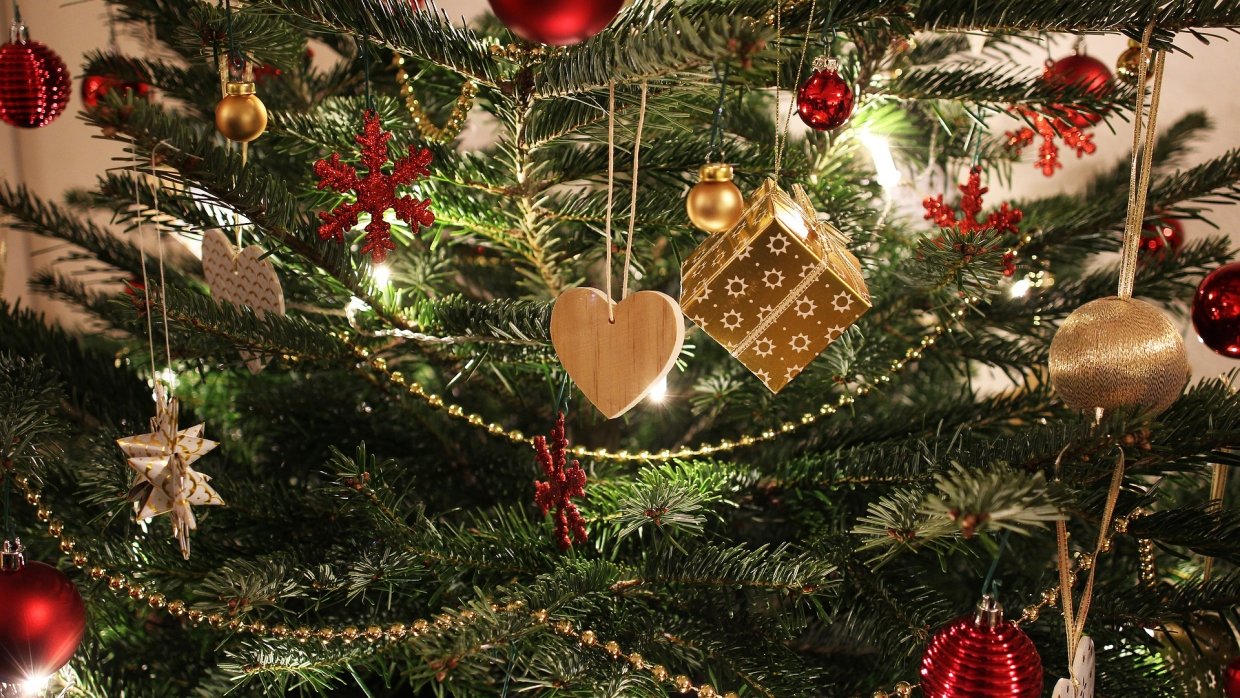 Санта Клаус посетил десятки стран и доставил уже более 1,2 млрд подарков