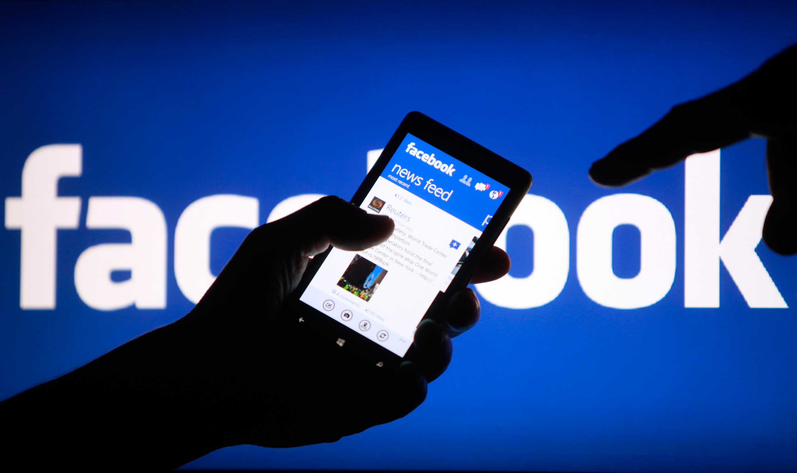 СМИ: Facebook может пересмотреть планы сотрудничества с новостными изданиями  