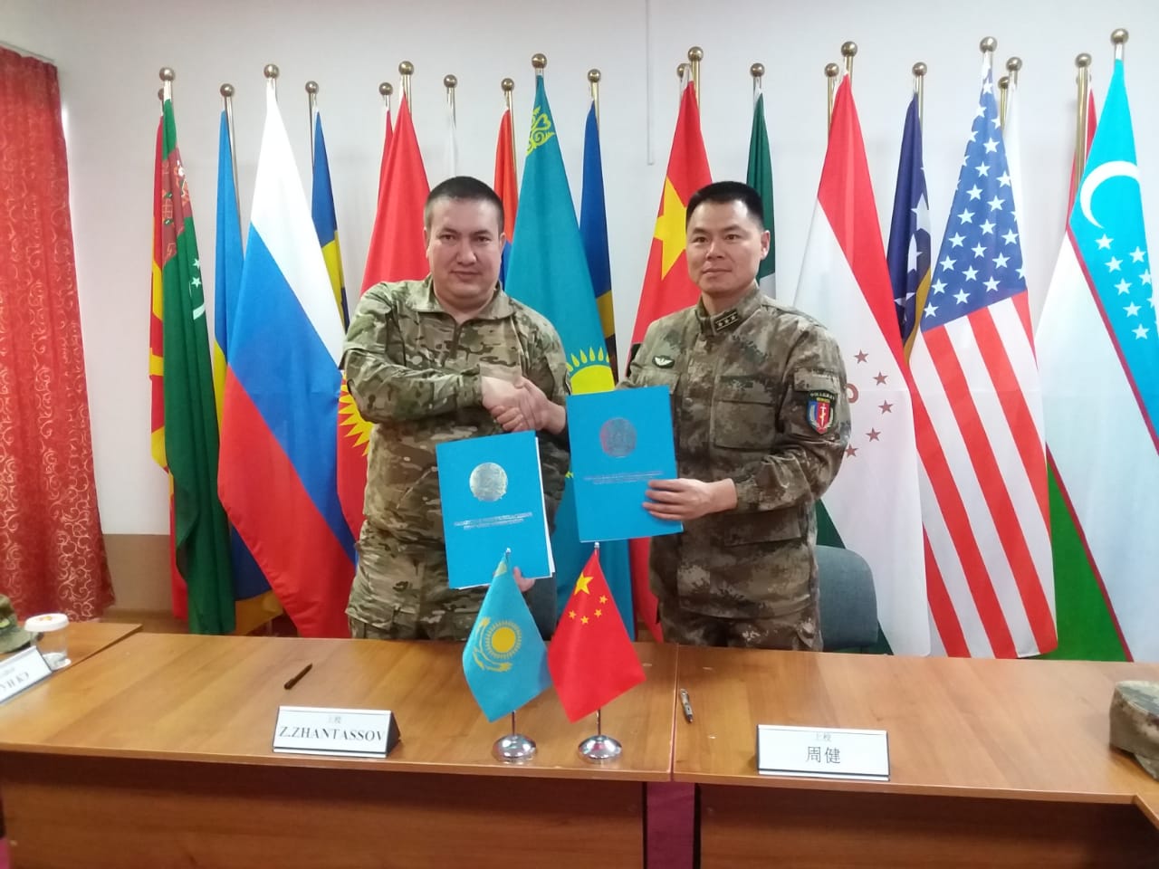 Казахстан и Китай проведут совместные антитеррористические учения «Охота на лис»