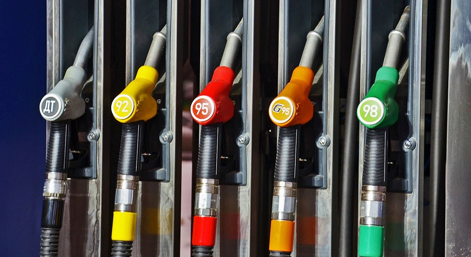 На заправках Франции дефицит бензина из-за забастовок