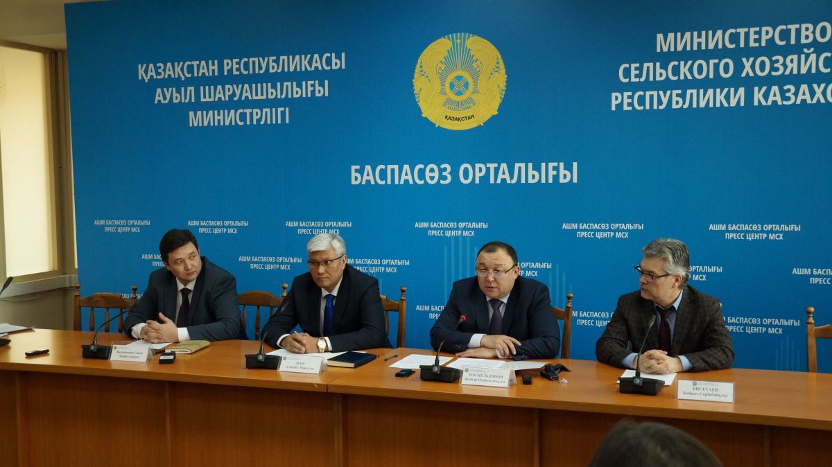 Казахстан ввел ограничения на ввоз продукции из двух стран 