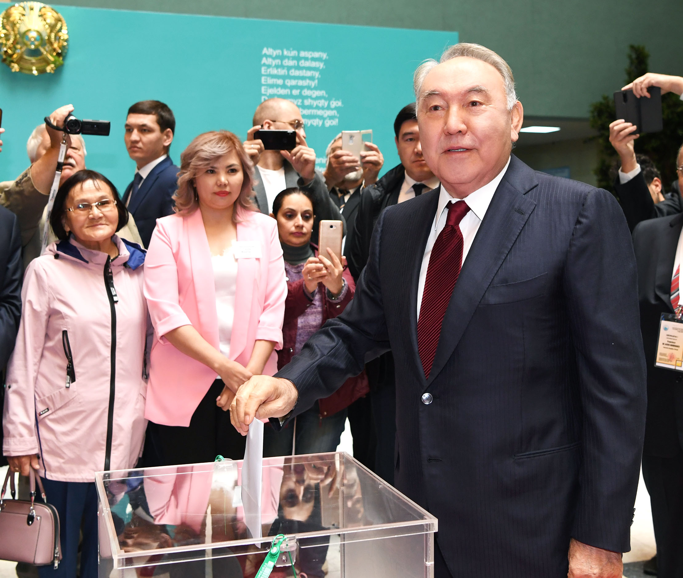 Нұрсұлтан Назарбаев президент сайлауында дауыс берді  