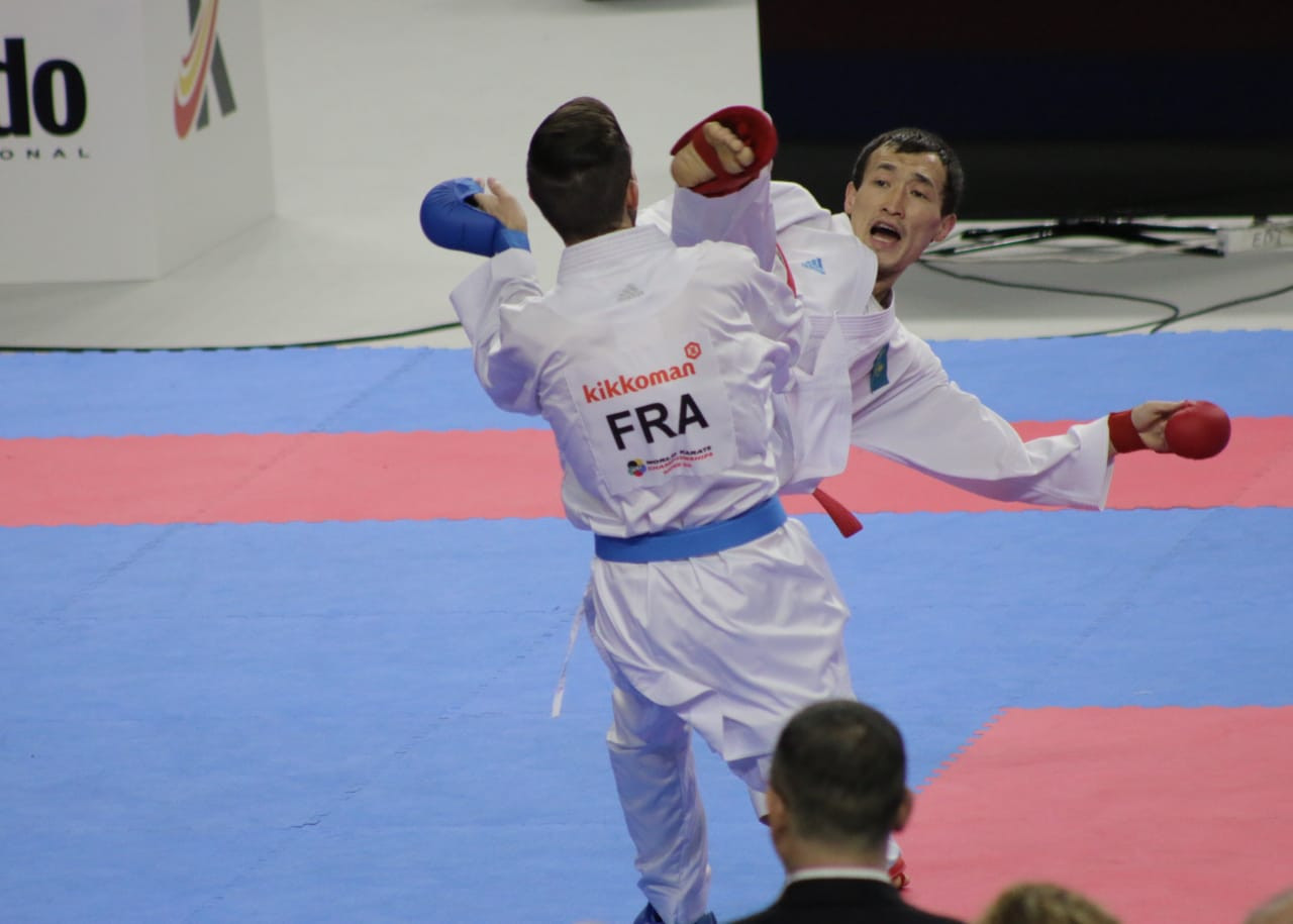 Дархан Асадилов вышел в финал международного турнира по каратэ в Австрии