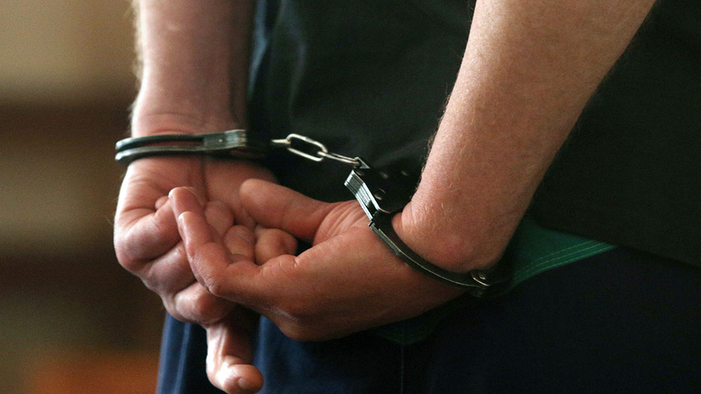 Полицейский совершил вооружённое ограбление АЗС в Акмолинской области