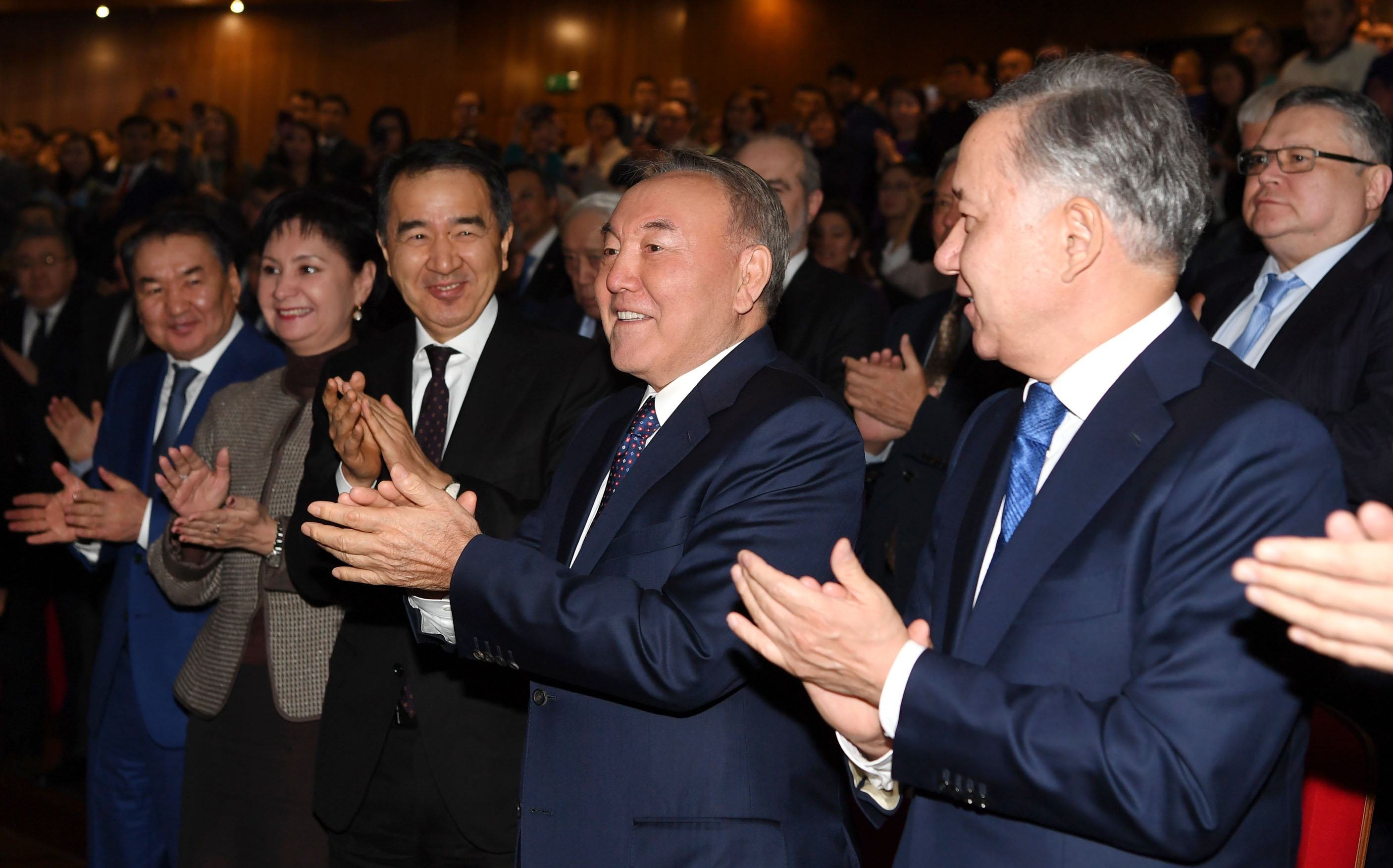 Нурсултан Назарбаев посетил премьеру фильма «Путь лидера. Астана»
