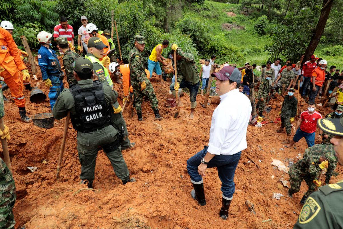 До 32 человек увеличилось число жертв схода оползня в Колумбии  