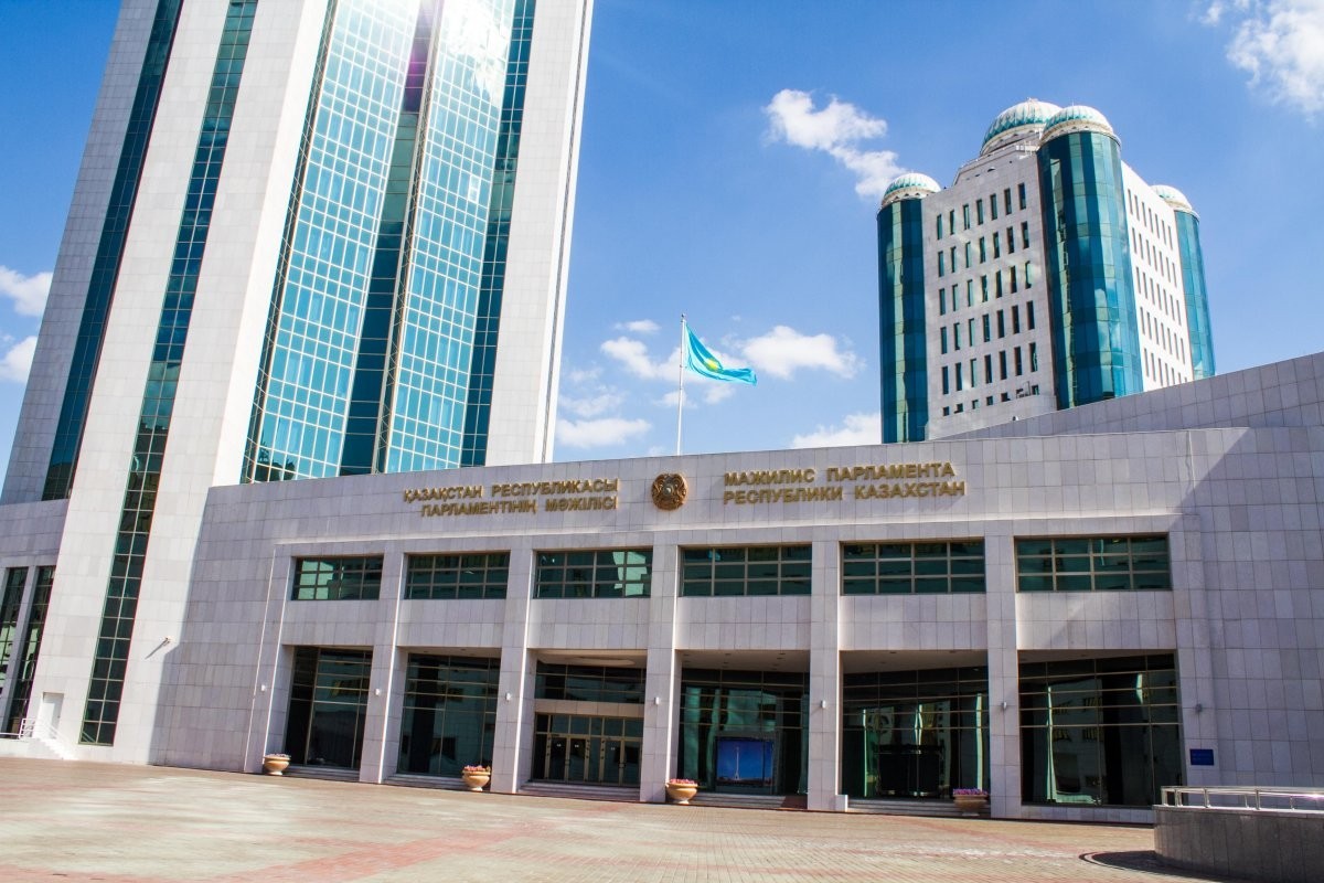 Мажилис одобрил поправки в договор о присоединении Кыргызстана к ЕАЭС 