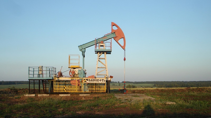 Рост числа действующих нефтегазовых установок в мире в июле продолжился