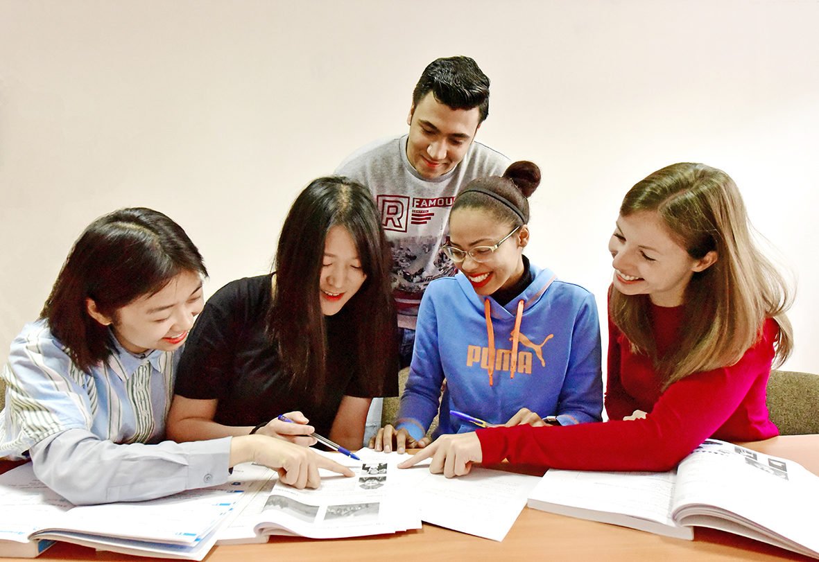 В российских вузах учатся свыше 65 тысяч казахстанских студентов  