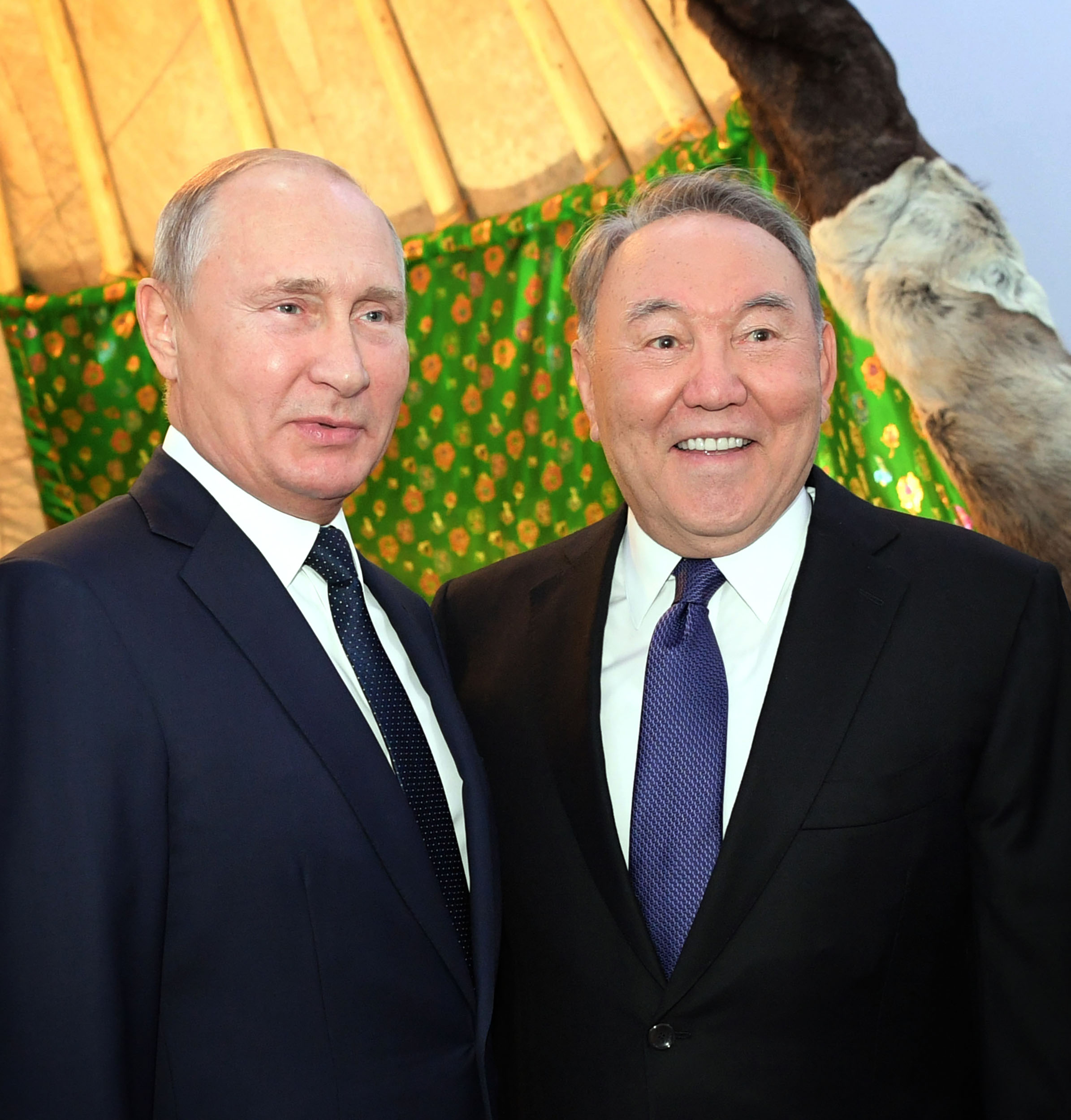 Назарбаев и Путин посетили в Петропавловске выставку, посвящённую развитию туризма РК и РФ 