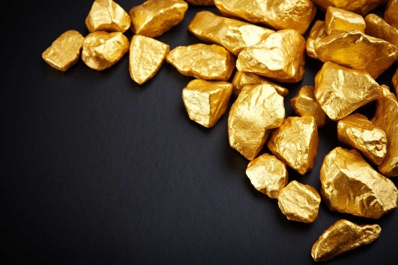 Золото продолжает рост, оставаясь безрисковым вложением   