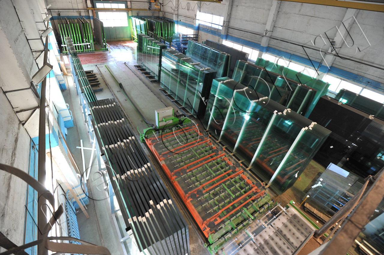 На стройплощадке стекольного завода в Кызылординской области работают 240 человек
