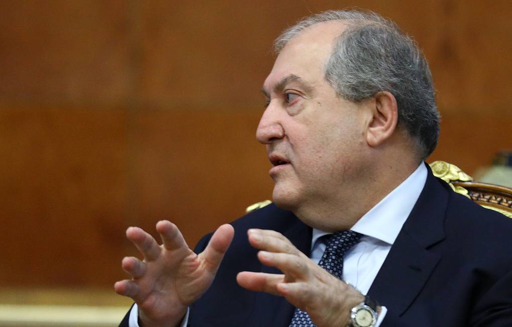 Президент Армении предложил создать новое правительство и изменить Конституцию