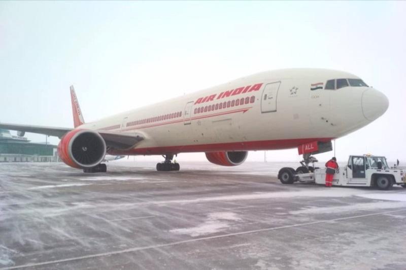 Самолет Air India экстренно сел в аэропорту Астаны