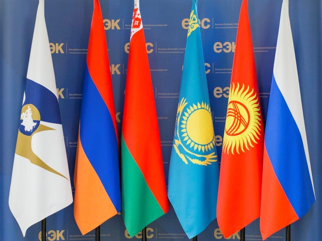 Казахстан ратифицировал поправки в договор о присоединении Кыргызстана к ЕАЭС