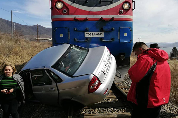 Пойыз автокөлікті қағып өтті