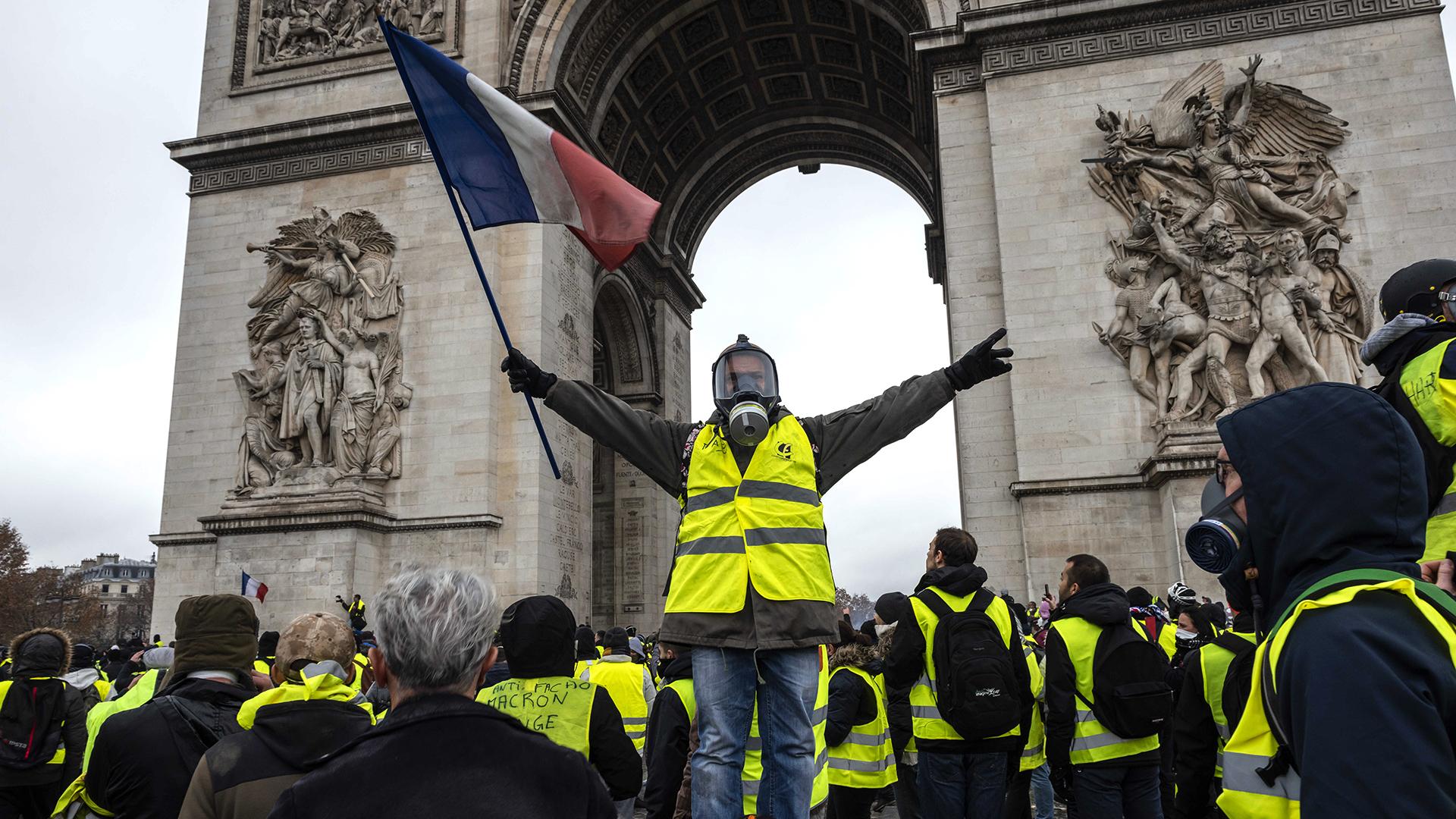 Более 50 тыс. манифестантов участвовали в акциях "желтых жилетов" во Франции