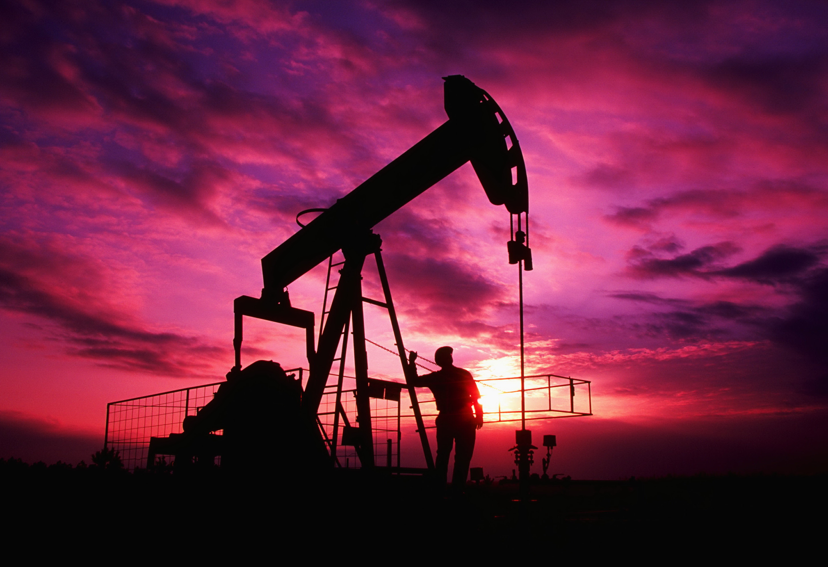 Цены на нефть стабильны после резкого снижения накануне