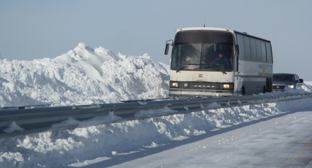 Более 50 граждан Узбекистана эвакуированы из сломавшегося на трассе в Казахстане автобуса