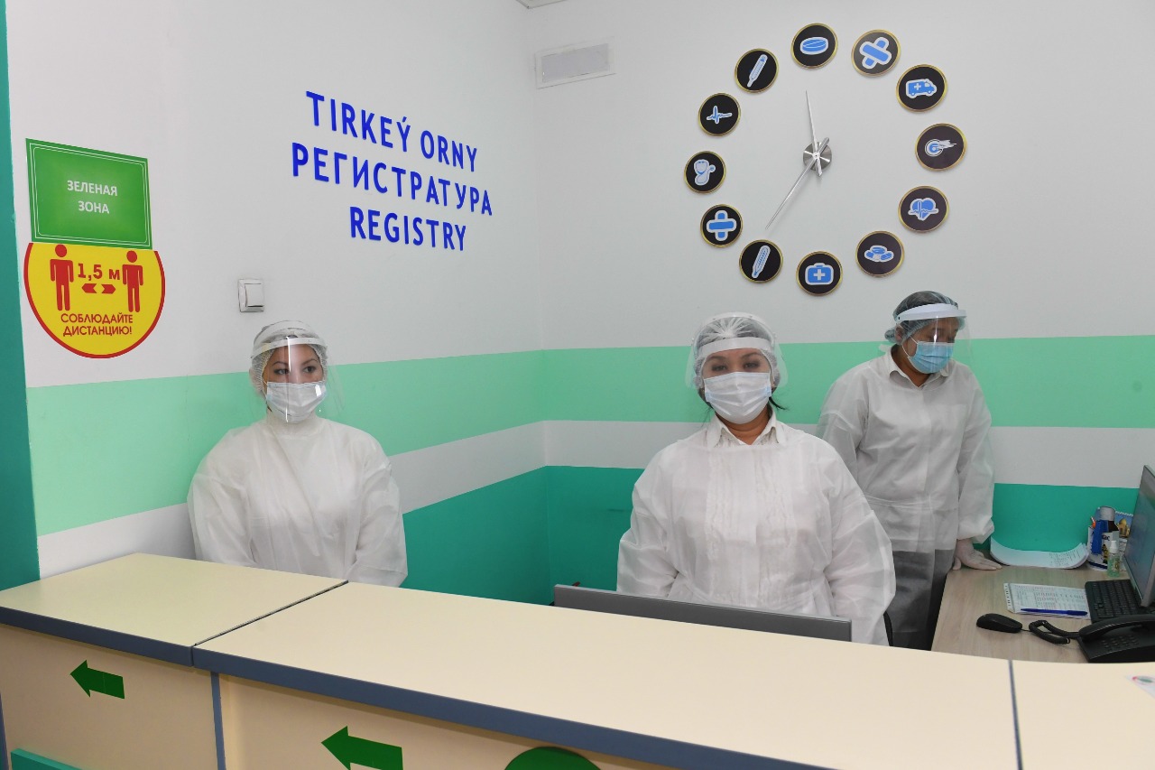 Алматының телемедицина орталығы COVID-19 жұқтырғандарға тәулік бойы көмек көрсетеді