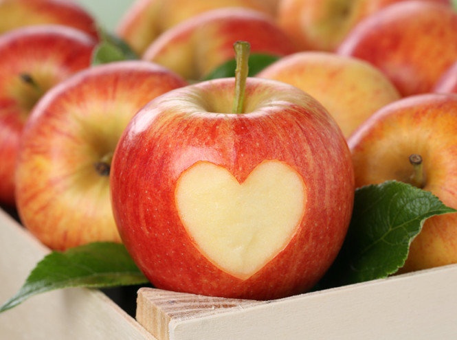 В Кургане уничтожили шесть тонн санкционных яблок из Казахстана