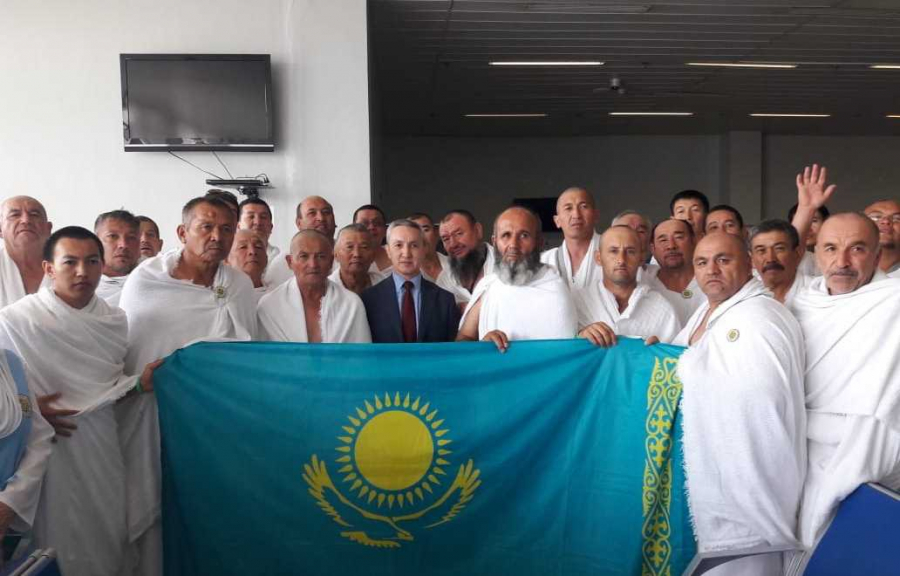 Более трех тысяч паломников из Казахстана доставлены в Саудовскую Аравию