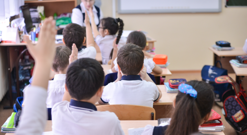 Казахстан может перейти на 12-летнее образование к 2021 году
