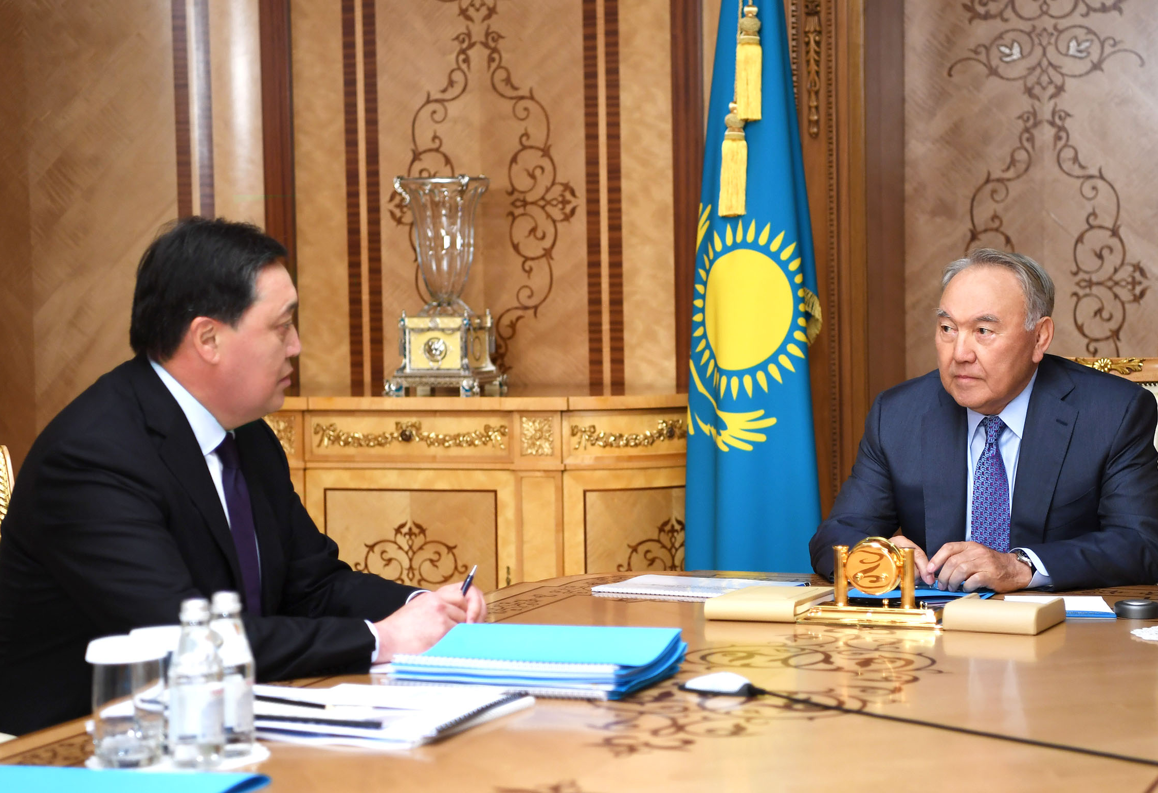 Нурсултан Назарбаев акцентировал внимание Алтая Кульгинова на создании условий для МСБ