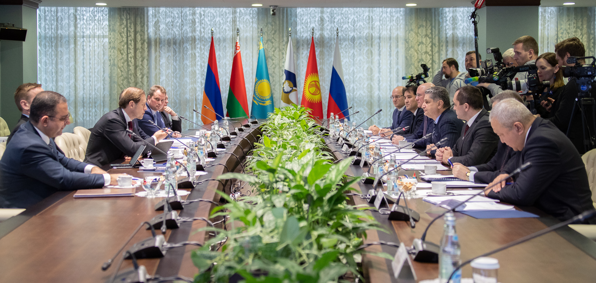 В ЕЭК состоялась встреча министров промышленности евразийской "пятерки"  