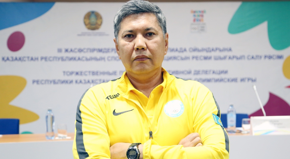 Сборная Казахстана по боксу проведёт первые сборы с новым тренером в январе