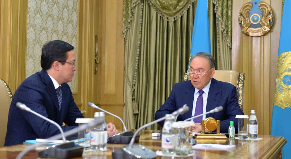 Назарбаев – Акишеву: "Головой отвечаешь"