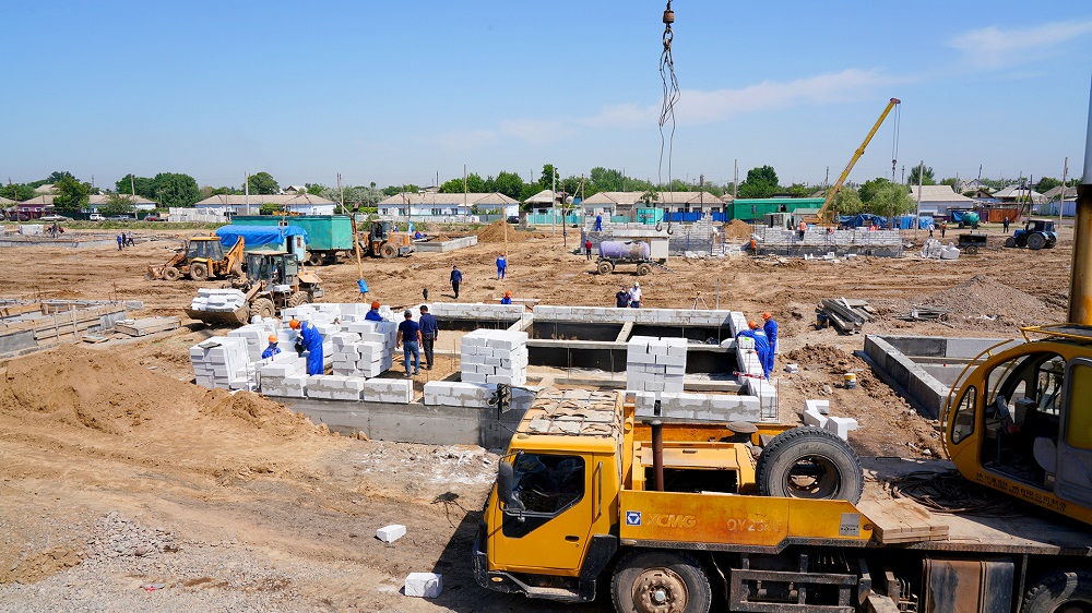 Аскар Мамин проинспектировал восстановительные работы в Мактааральском районе Туркестанской области