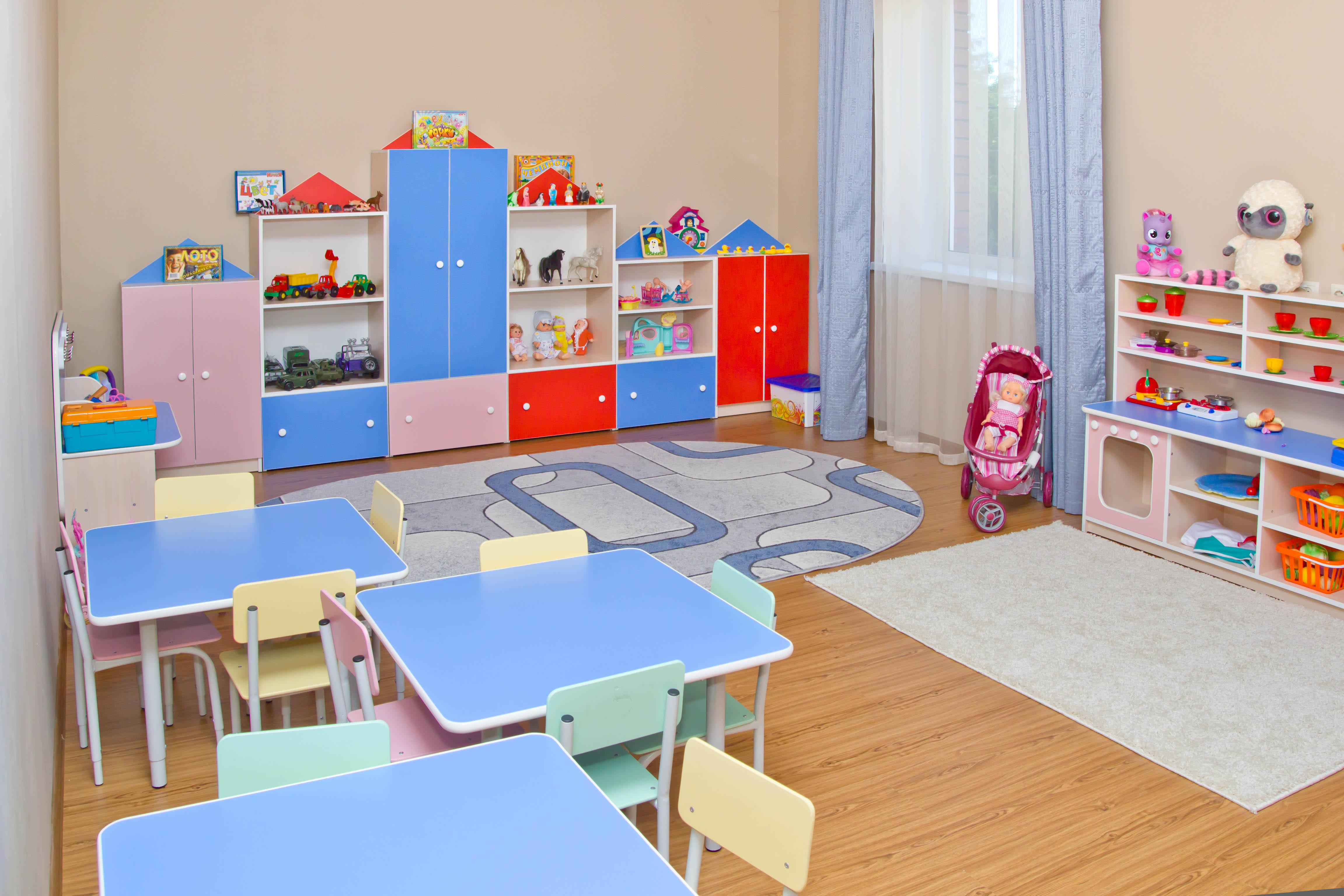 Мебель в ясли. Мебель для детского сада. Мебель для группы детского сада. Детская мебель для детского сада. Мебель для детей в детском саду.