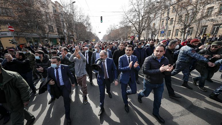Оппозиция Армения парламенті жанында митинг өткізбекші